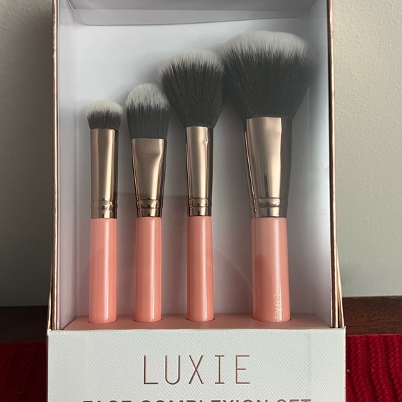 Luxie Beauty Face Complexion Set - Picture 2 of 5